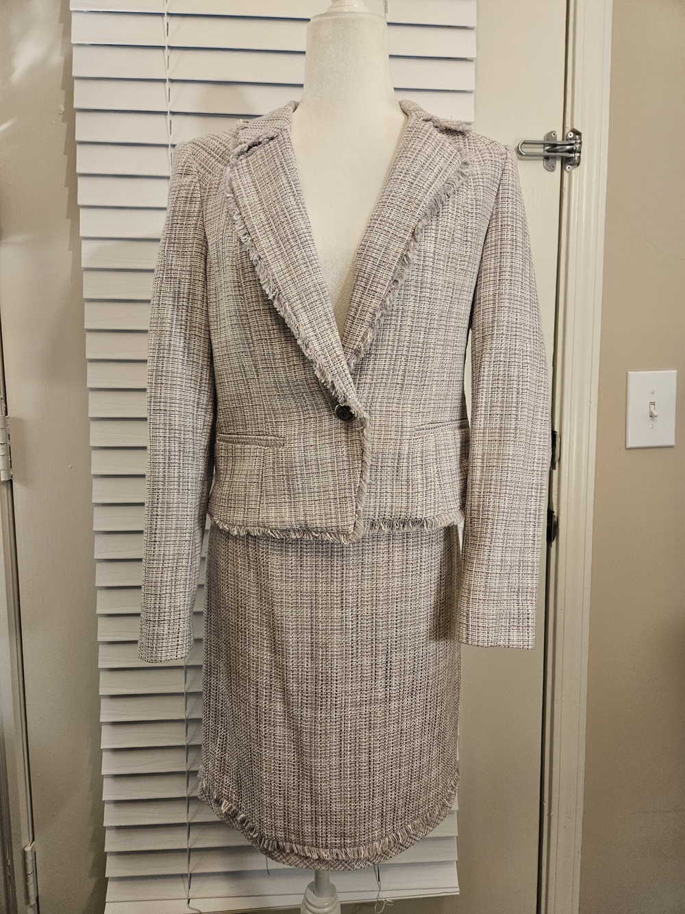 White House Black Market Lilac Tweed Skirt Blazer Set Fringe Pencil Skirt Sz 8 - Picture 3 of 12